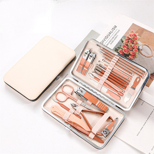 WELLFLYER Ensemble professionnel <span class=keywords><strong>de</strong></span> manucure et <span class=keywords><strong>de</strong></span> pédicure en or rose MS-871 Ensemble <span class=keywords><strong>de</strong></span> soins pour femmes Cadeau Logo personnalisable <span class=keywords><strong>Kit</strong></span> <span class=keywords><strong>de</strong></span> beauté coupe-ongles - Product Image 4
