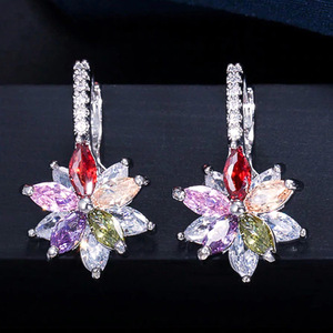 Orecchini a Fiore Multicolore Scintillanti per Donne, Gioielli Creativi per le Orecchie - Product Image 1