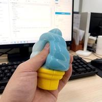 Jouet sensoriel anti-stress en TPR en forme de crème glacée bleue, mignon et souple, à presser pour la décompression, pour enfants et adultes, idéal comme cadeau