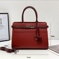 Sac à main bandoulière de luxe pour femme, grande capacité, en cuir, avec lettres métalliques, design personnalisé, vente en gros
