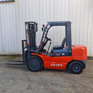 3 Ton HELI H2000 Used Diesel Forklift in Good Condition Retail Use Made in China Save Oil Easy to Drive - Product Image 3