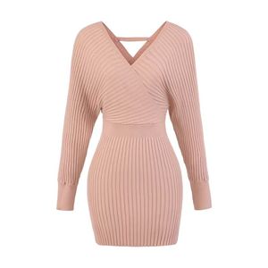 Robe pull sexy à col en V croisé et manches chauve-souris pour l'hiver et l'automne - Product Image 4