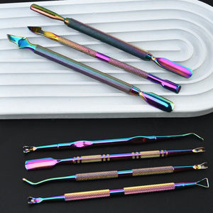 Pousse-cuticules double face en acier inoxydable couleur titane Jany pour le retrait des ongles et le nettoyage des cuticules - Product Image 5