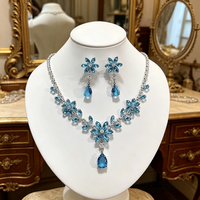 Set Perhiasan Kalung Bunga Kristal Zirkon Mewah dan Anting Gantung untuk Wanita, Cocok untuk Pesta Prom, Pernikahan, dan Acara Formal