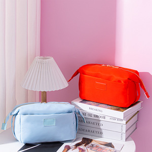 Les mieux notés rouge et bleu beau sac organisateur cosmétique en nylon portable pour adolescentes avec poches - Product Image 1