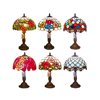 Vente en gros et directe de mosaïques d'église colorées en verre teinté, abat-jour de lampe de table rétro européen en verre soufflé