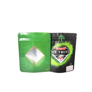 10x12.7 <span class=keywords><strong>Cm</strong></span> 4x5 <span class=keywords><strong>pouces</strong></span> 3.5g emballage <span class=keywords><strong>en</strong></span> feuille brillante à fermeture éclair anti-odeur personnalisée sac <span class=keywords><strong>en</strong></span> mylar sacs imprimés personnalisés avec fenêtres - Product Image 1
