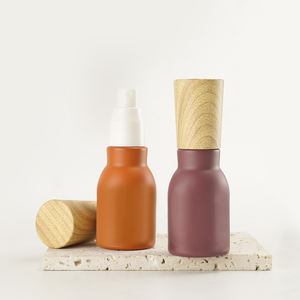 Flacone in Vetro Opale da 40ml con Tappo Spray in Legno, Finitura Opaca Arancione e Viola Rustico - Product Image 3