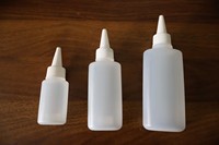Bouteilles en plastique PET de qualité alimentaire de luxe 500 ml avec bouchon PP, estampage à chaud pour l'emballage de parfums, aliments pour bébés, salades et chocolats