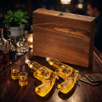 Großhandel Maßgefertigte Glas-Whiskey-Karaffen 300ml Pistolenform Whiskey-Karaffen-Set mit Gläsern
