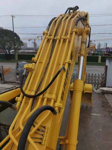 Excavadora Komatsu PC400 Usada, Pocas Horas de Uso, Pintura Original, Totalmente Revisada, Motor de Alta Potencia de 230KW, Caja de Cambios, 40 Toneladas, Bomba de 1.9m - Product Image 3