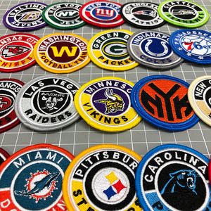 Parches Redondos Bordados con Logotipo <span class=keywords><strong>de</strong></span> Equipo <span class=keywords><strong>de</strong></span> Fútbol Americano Personalizados, Insignias <span class=keywords><strong>de</strong></span> Club <span class=keywords><strong>de</strong></span> Fútbol Personalizadas para Chaquetas, Gorras y Bolsos - Product Image 2