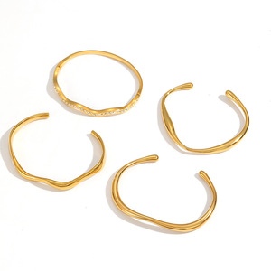 กำไลข้อมือเหล็กสแตนเลสชุบทอง18K ลายลอนดีไซน์เปิดแบบไม่ซีดจางปรับได้ - Product Image 3
