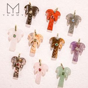 YLY002 Bijoux faits main, pendentifs en pierre de cristal naturel sculpté, mignons en forme de cocotier, breloques en aventurine en forme de palmier pour la création de bijoux DIY - Product Image 1