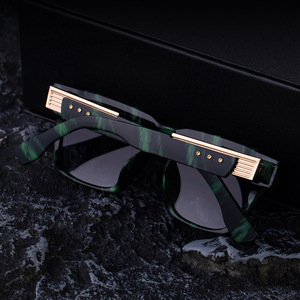 Lunettes <span class=keywords><strong>de</strong></span> <span class=keywords><strong>soleil</strong></span> carrées en gros, pas chères, avec verres dégradés, protection UV400, design tendance pour hommes et femmes - Product Image 6