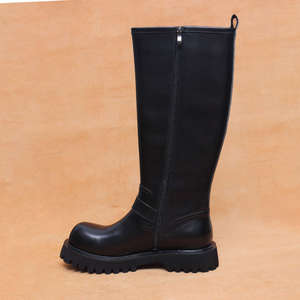 รองเท้าบูทหนังแท้ผู้ชายดีไซน์คลาสสิคล่าสุด ประจำฤดูใบไม้ร่วง-ฤดูหนาว ปี 2025 สวมใส่สบาย เหมาะสำหรับทำงาน กันน้ำ กันลื่น สวมแบบสลิปออน - Product Image 2