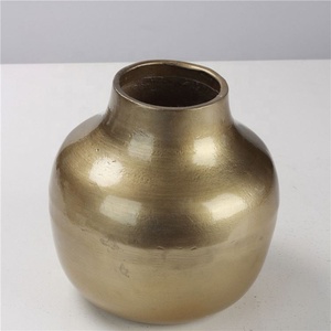 Commercio all'ingrosso stile europeo dorato elettrolitico interno retrò moderno per la decorazione domestica grande vaso vaso di fiori in <span class=keywords><strong>resina</strong></span> Color rame - Product Image 5