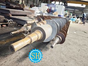 Pièces d'arbre de convoyeur en spirale en acier sur mesure 3M PTA Soudage CNC Services d'usinage - Product Image 3