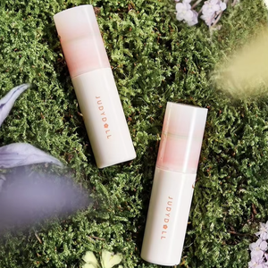 จูดี้ดอลล์ ลิปมัด รุ่นปกติ สีนม ลิปสติกเนื้อแมทท์ สีสวยเป็นธรรมชาติ ช่วยเพิ่มสีสันให้ผิว ลิปกลอสเนื้อนุ่ม - Product Image 1