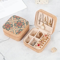 Nouvelle boîte à bijoux haut de gamme en liège rétro, boucles d'oreilles pour femmes, colliers, bagues, boîte de rangement d'accessoires, boîte à bijoux portable exquise
