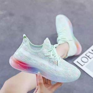 อนุภาคฟิล์ม TPU ขั้นสูงเหมาะสำหรับการผลิตพื้นรองเท้าอุปกรณ์กีฬา - Product Image 2