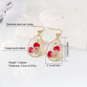 Позолоченные серьги-капельки из смолы с крючками из нержавеющей стали прозрачные каплями ручной работы с настоящими сушеными цветами - Product Image 3