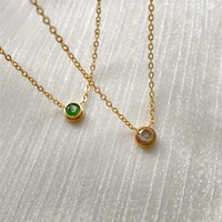 Collier Bowei délicat avec petit diamant rond vert pour femme, style créateur, court