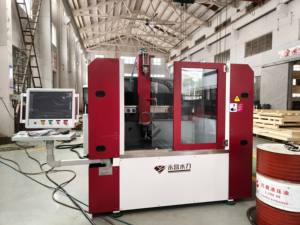 Máquina de Corte por Chorro de Agua CNC de Pequeña Escala, Totalmente Cerrada, para Cortar Piezas de Acero, Vidrio y Plástico - Product Image 2