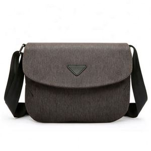 Borsa a tracolla da donna con tracolla blu su misura e BEARKY in poliestere con chiusura a cerniera ecologica e resistente - Product Image 3