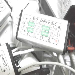 <span class=keywords><strong>Driver</strong></span> <span class=keywords><strong>led</strong></span> <span class=keywords><strong>4</strong></span> ~ 7*1W alimentatore 300mA a corrente costante - Product Image 4