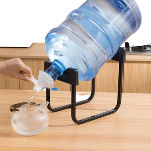 <span class=keywords><strong>Fontaine</strong></span> <span class=keywords><strong>à</strong></span> eau moderne <span class=keywords><strong>à</strong></span> un seul niveau avec <span class=keywords><strong>support</strong></span> et robinet pour bouteille de 5 gallons - Product Image 1