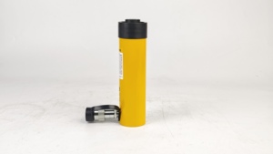 Cilindro hidráulico RC‑156 de carrera extendida, 152 mm de carrera, 15 toneladas, cumple con el estándar de rendimiento ENERPAC para reparación y reacondicionamiento de plantas - Product Image 6