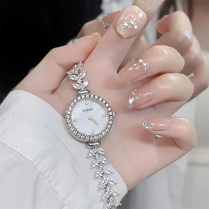 Orologio da Donna Sirena con Quadrante Piccolo e Bracciale Cielo Stellato: Versione Lusso Leggero della Popolare Catena a Coda di Pesce - Product Image 4