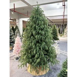 Arbre de Noël artificiel géant de 8 pieds, grandes feuilles en forme de saule, matériau PE souple, arbre de Noël tout en PE avec base rotative - Product Image 2
