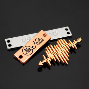 Bolsa de accesorios de ropa, hiyab grabado en oro, bufanda Abaya, zapatos, logotipo de marca personalizado, etiqueta de marca, logotipo personalizado, etiqueta de metal para ropa - Product Image 4