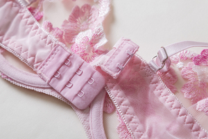 Ensemble Lingerie Érotique Rose pour Femmes, Soutien-Gorge Séduction à Broderies Florales et Baleines, Série Fleurs en Dentelle Transparente - Product Image 4