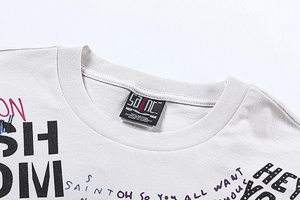 Camiseta de manga corta moderna, elegante, holgada, informal, con estampado de grafiti, versátil, para hombres, mujeres y parejas. - Product Image 5