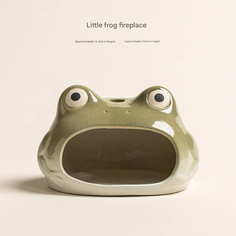 Little frog fireplace-green