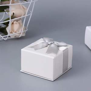 Boucles d'oreilles originales créatives et personnalisées avec illustrations colorées et mignonnes dessinées à la main, figurines de personnage {Boucles d'oreilles pour femmes} - Product Image 6