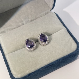 Boucles d'oreilles clous élégantes pour femmes Tianyu Gems, en laiton plaqué or classique, zircon en forme de cœur violet et poire - Product Image 6