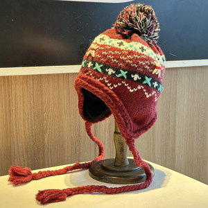 Chapeau tricoté avec oreillettes, pompon et pompon en frange, beige, chaud et coupe-vent pour l'hiver, pour femmes, style décontracté, circonférence de la tête 56-58 cm - Product Image 3