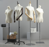 Présentoir de vêtements de table humaine pour femmes