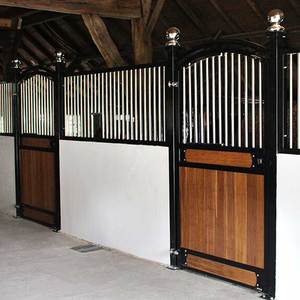 Estructura de acero galvanizado de caballo estable con revestimiento de bambú Puertas estables de granja de lujo sostenibles <span class=keywords><strong>para</strong></span> <span class=keywords><strong>caballos</strong></span> Establo de caballo portátil - Product Image 2