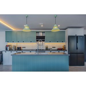 Gabinetes de Cocina <span class=keywords><strong>Prima</strong></span> con Cuerpo de Madera Sólida <span class=keywords><strong>Natural</strong></span> Pintada, Acabado con Pintura Ecológica <span class=keywords><strong>y</strong></span> Encimera de Piedra - Product Image 5