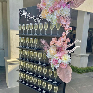 Elegante Pared Redonda Blanca para Exhibición de Copas de Champán, Fondo Reutilizable para Bodas y Eventos Corporativos - Product Image 2