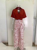 Nouvel ensemble d'été 2026 pour femme : haut imprimé plantes et fleurs à manches chauve-souris en polyester et pantalon large à col en V