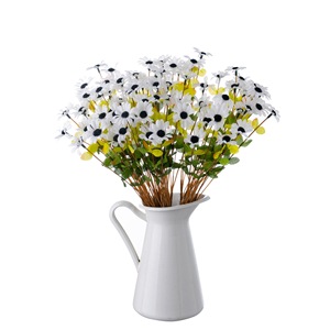 CallaFloral Ramo de Margaritas Artificiales Blancas Hechas a Mano para Decoración de Bodas, Rama Individual de Tela Tejida Artesanal - Product Image 5