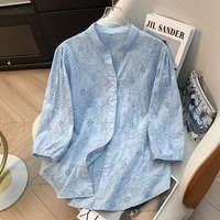 Blus Bordir Berongga Musim Panas 2026 Terbaru, Gaya Prancis Chic, Kerah V, Lengan Lonceng, Atasan Kemeja Biru Elegan untuk Wanita