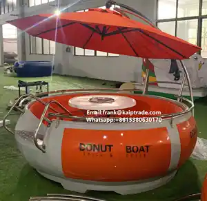 Piccola barca pontone elettrica in plastica per bambini e barca paraurti elettrica per adulti motore elettrico bbq donut boat