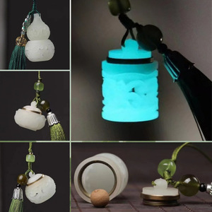 Porte-clés lumineux ajouré en forme irrégulière, style chinois traditionnel, désodorisant pour sacs, téléphones et pendentifs de voiture - Product Image 1